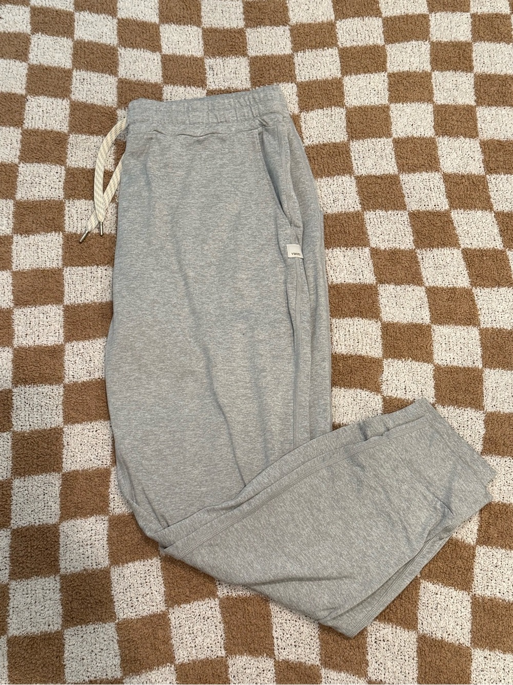 Vuori Light Gray Women’s Jogger Sweatpants